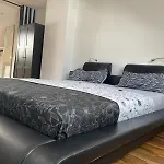 Luxurioeses 10min Zum Universitaet בית אירוח