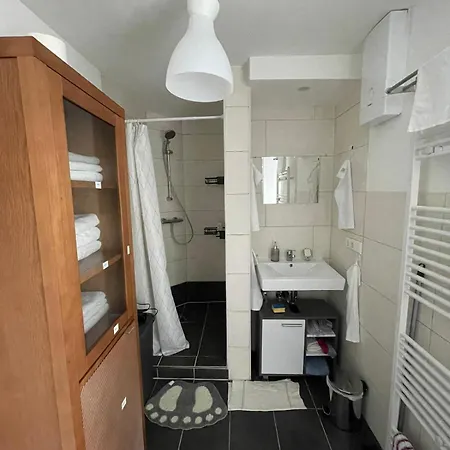 Homestay Luxurioeses 10min Zum Universitaet