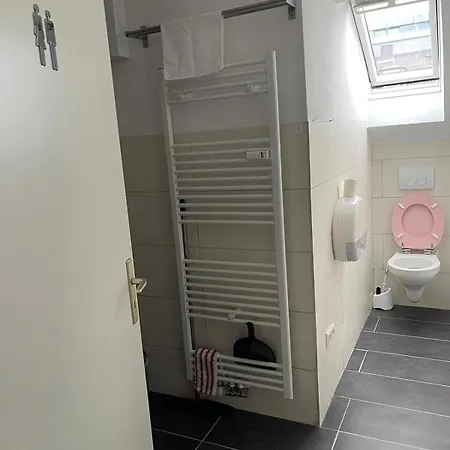 Δωμάτια σε οικογενειακή κατοικία Luxurioeses 10min Zum Universitaet *