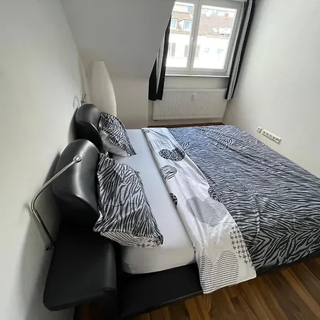 Luxurioeses 10min Zum Universitaet Δωμάτια σε οικογενειακή κατοικία *