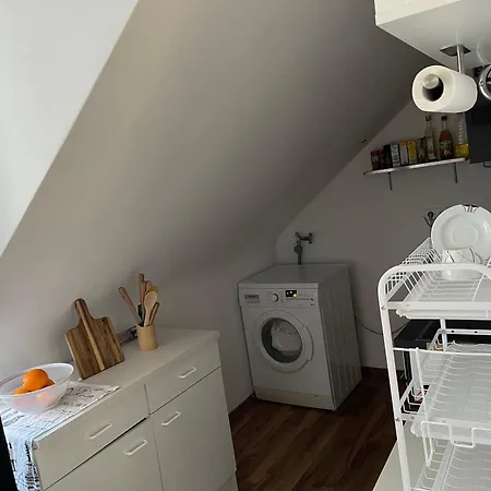 Rum i privatbostad Luxurioeses 10min Zum Universitaet *