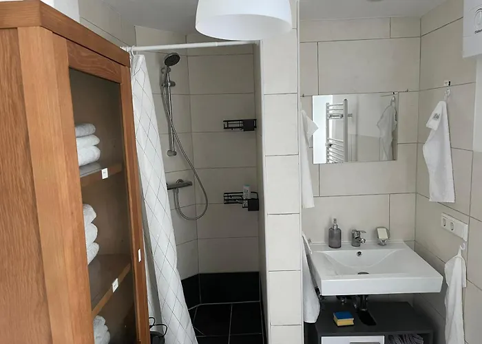 Luxurioeses 10min Zum Universitaet Quarto em Acomodações Particulares Kassel